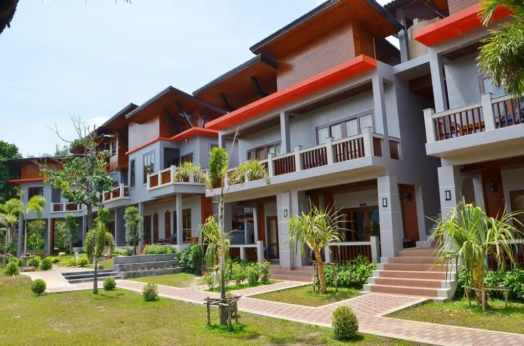 Lanta Intanin Resort - photo 1