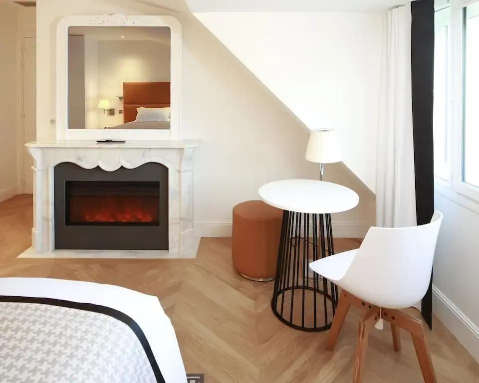 Hotel R De Paris - photo 2