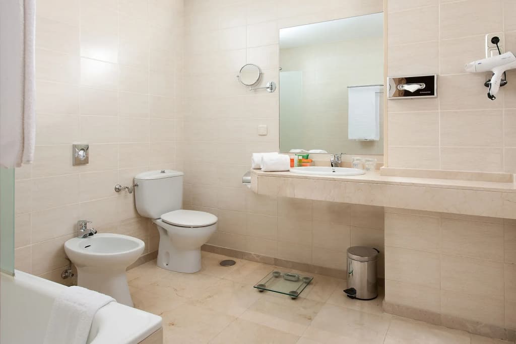 NH Collection Madrid Eurobuilding - photo 9