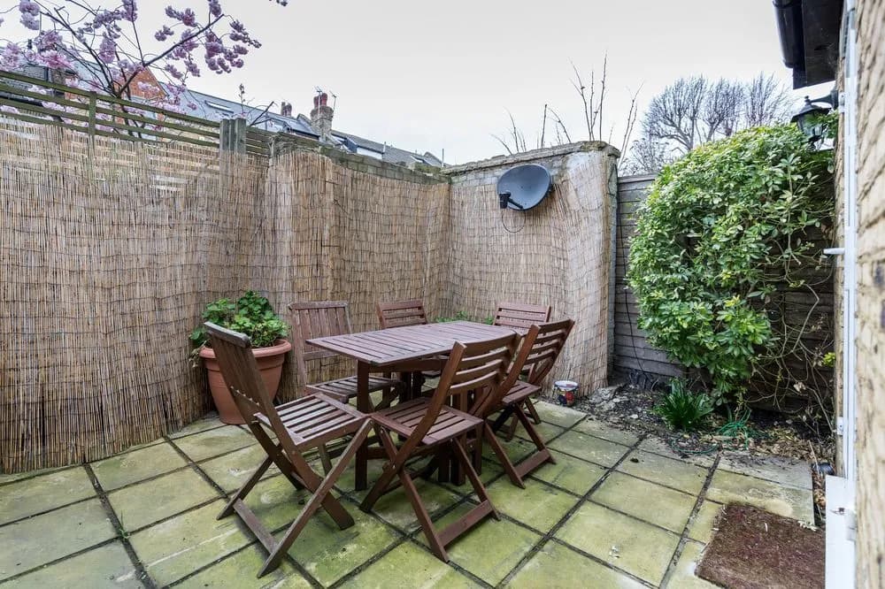 Clapham 2Bed with Patio by BaseToGo - photo 12