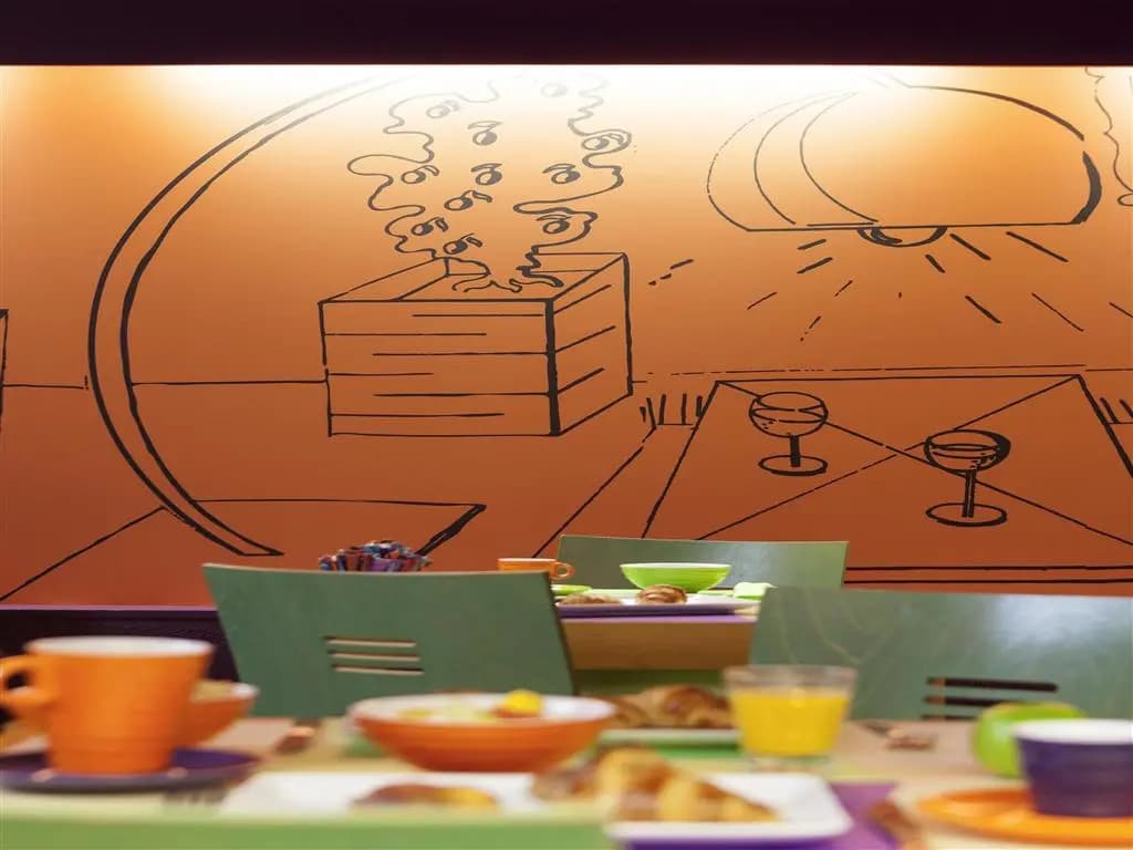 ibis Styles Paris République - photo 11