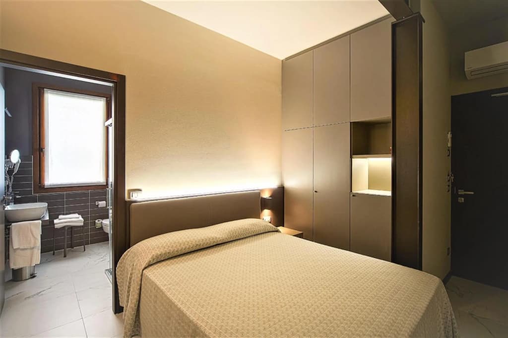 Hotel Aaron - photo 23