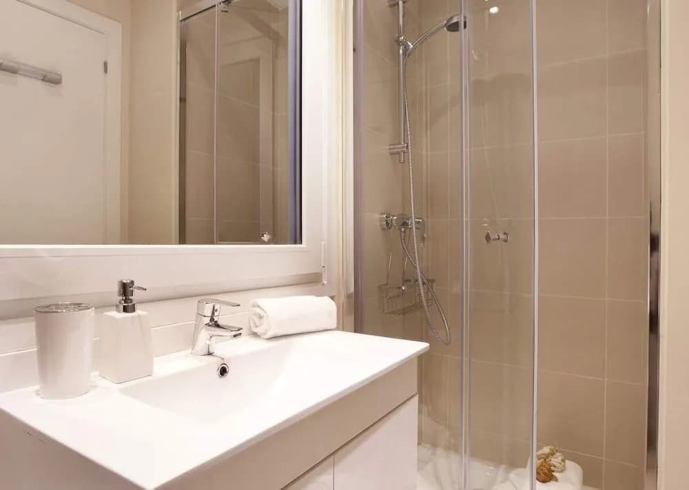 Enjoybcn Coliseum Apartments - photo 8