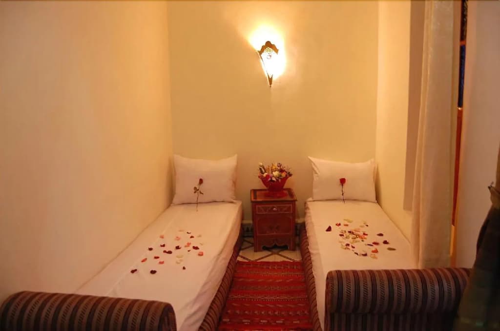 Full Moon Hostel - photo 2