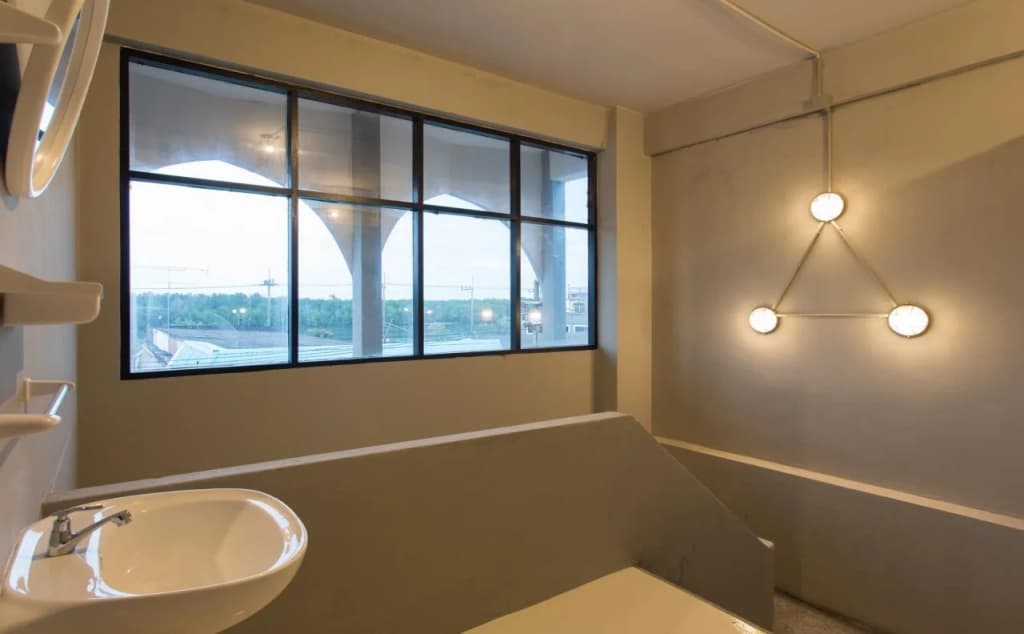 Holiday Station Hostel - photo 8