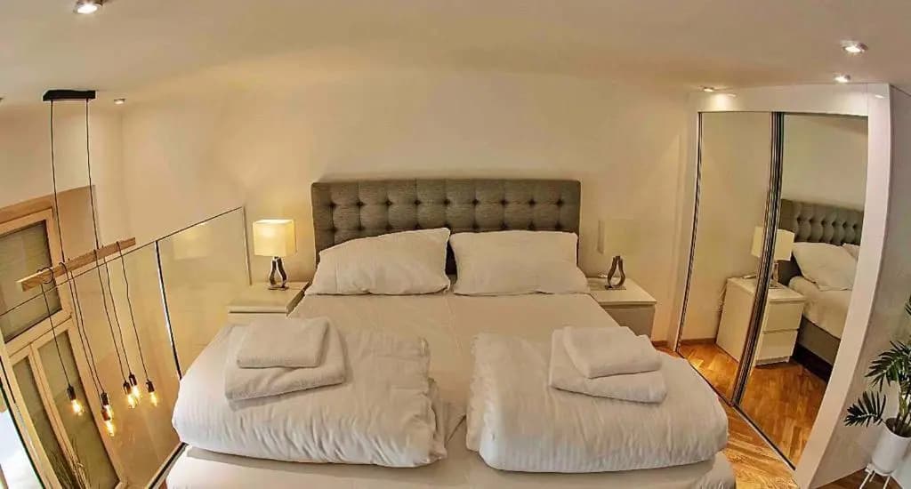 Zeus Design Loft Apartments - photo 10