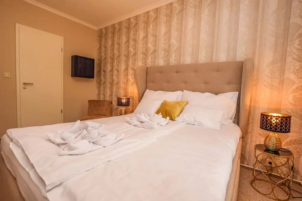 Arch Boutique Hotel - photo 2
