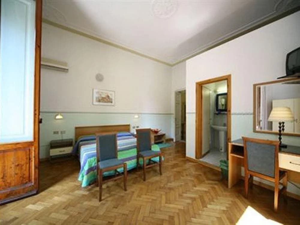 Hotel Serena - photo 2