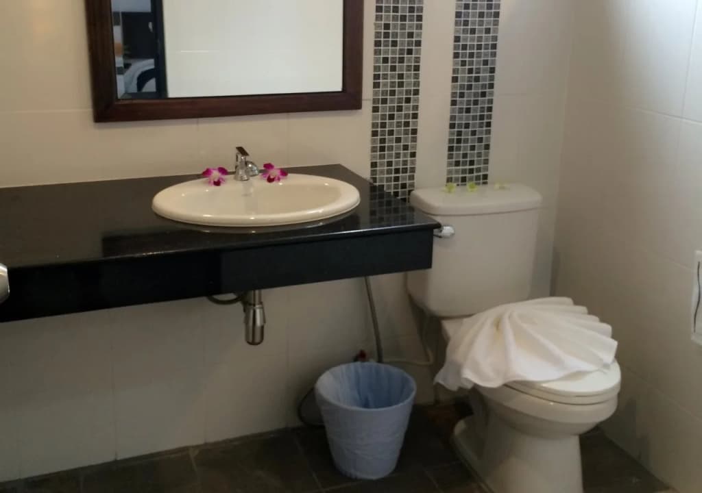 The Seashore Kamala Service Apartment - photo 9