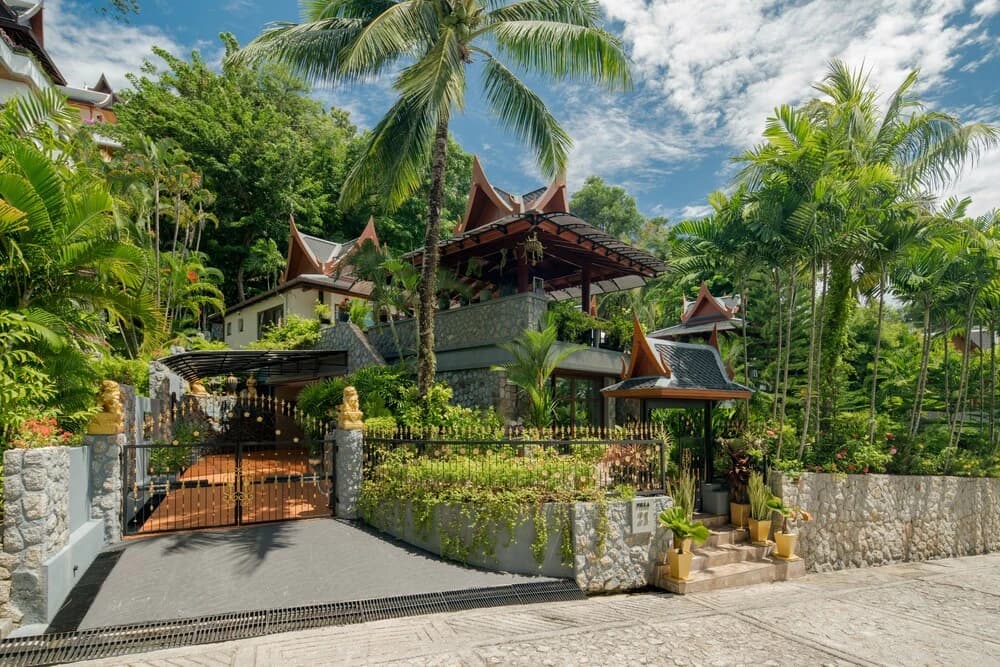 Classy 4-BR Seaview Villa at Surin Beach - photo 13