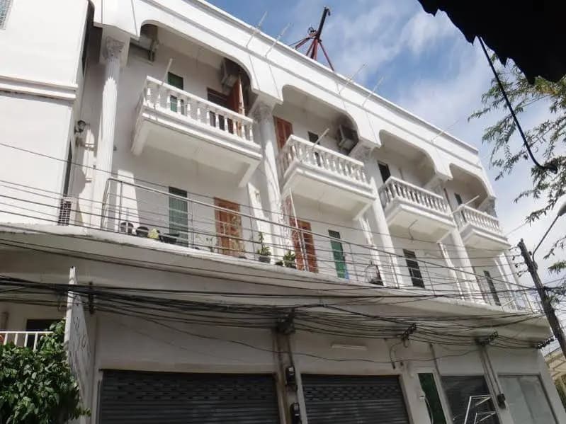 Tuk Mansion - photo 1