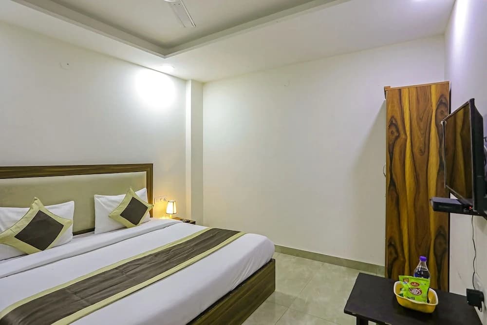 Fabhotel White House Bnb - photo 7