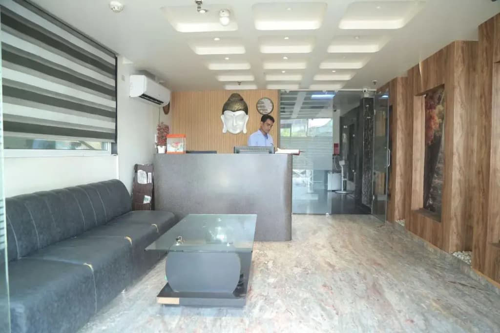 Leeway Hotel - photo 8