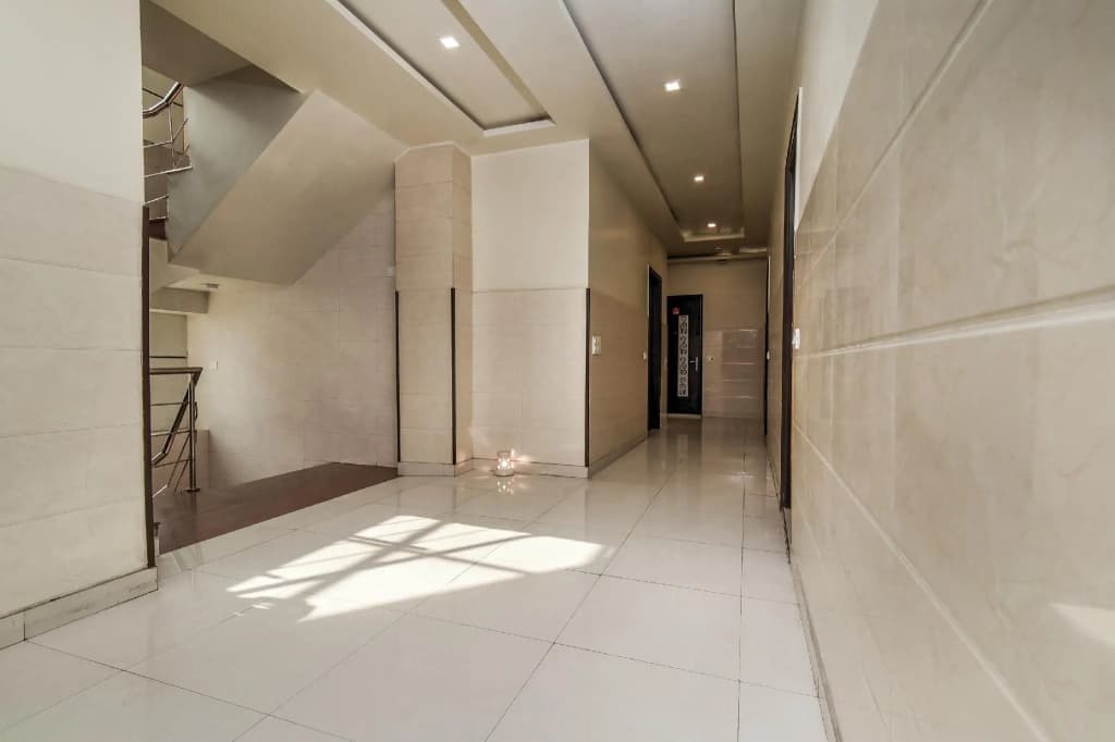 Collection O 76248 Hotel D Crown - photo 1
