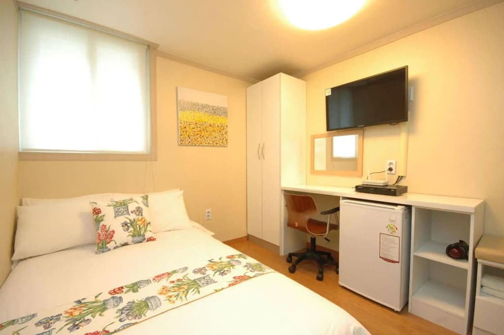 E Residence - photo 7