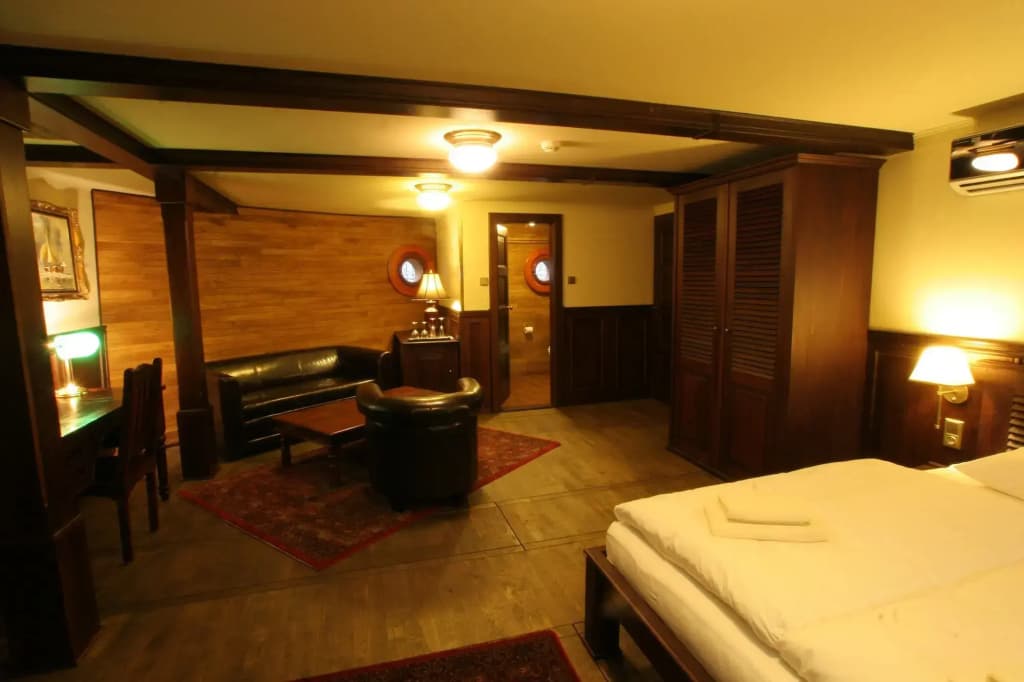 Boat Hotel Matylda - photo 4