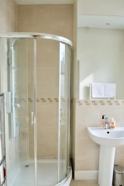 Spacious Flat in Central Stockbridge - photo 7