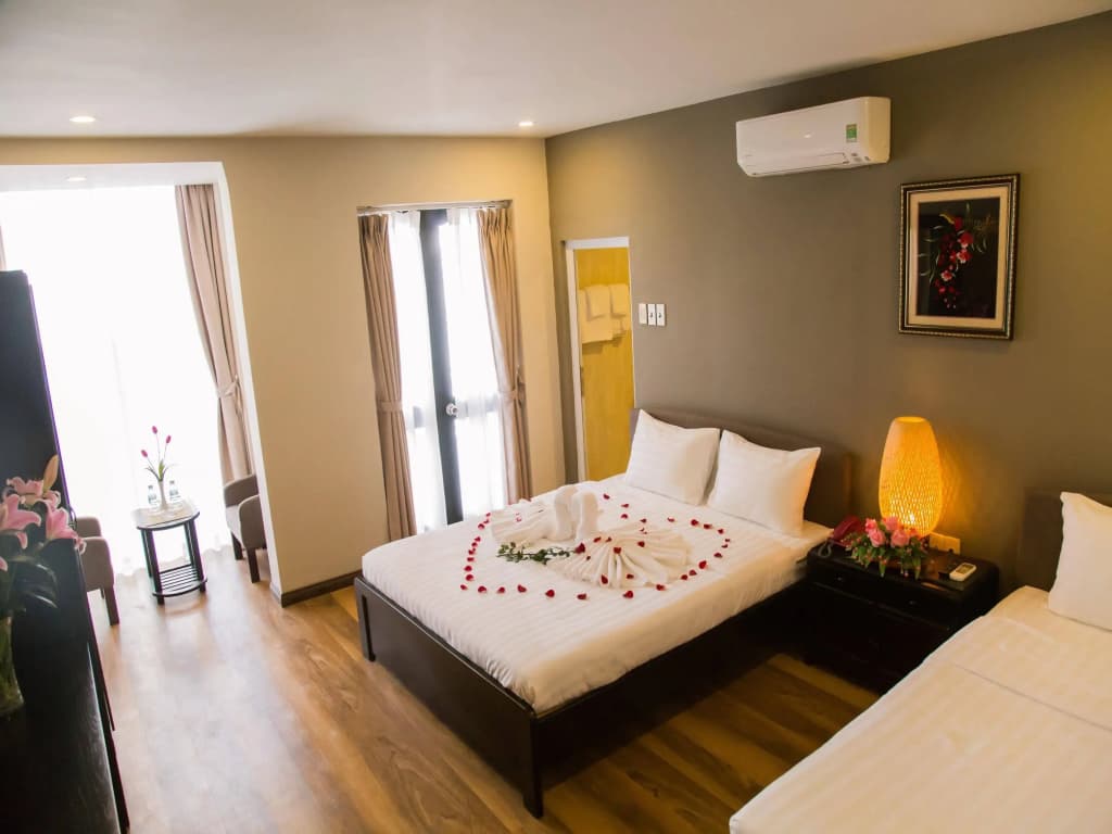 The Sun Hotel - photo 2