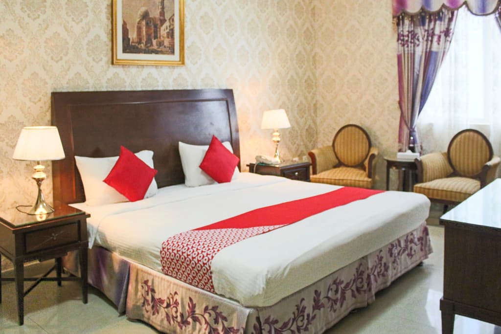Clifton International Hotel - photo 2