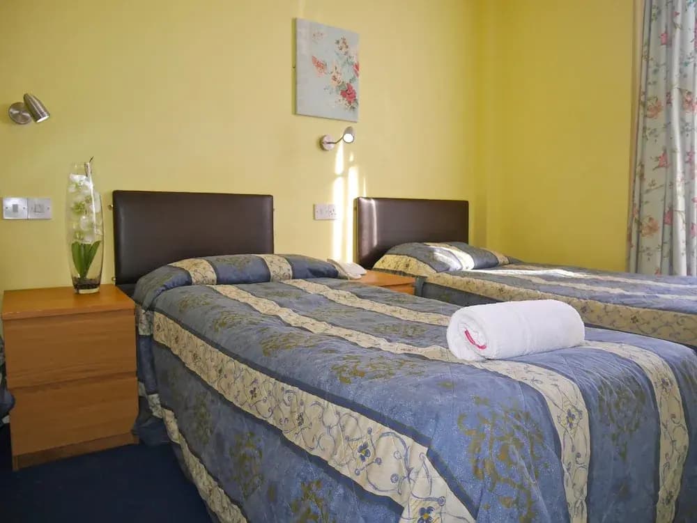 Pacific Hotel - photo 3