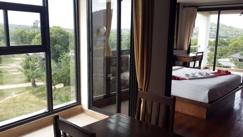 Chaweng Lakeview Condotel - photo 6
