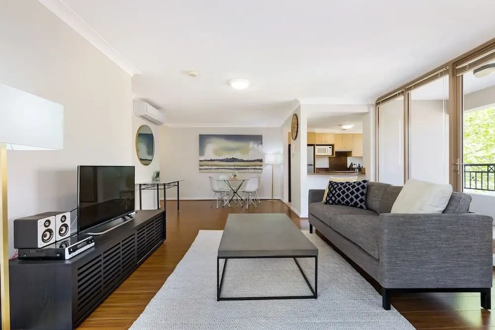 Woolloomooloo Modern Apartment 12 BRK - photo 2