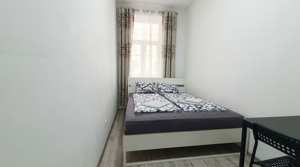 15 Min to Vienna Center - Affordable & Simple 5BR Apt with WIFI - photo 2