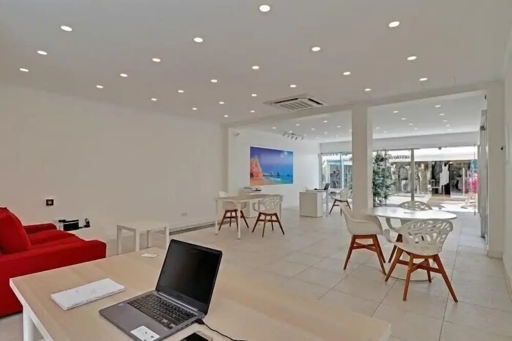 Avenida Premium by Homing - photo 17