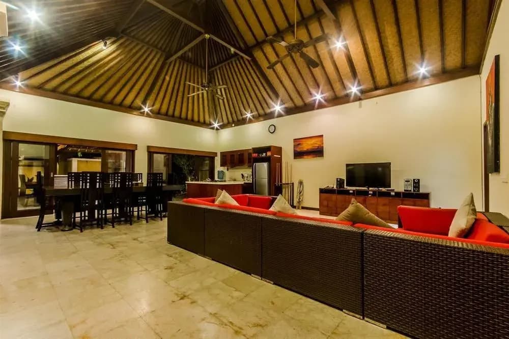 Villa Bugis Seminyak - photo 2