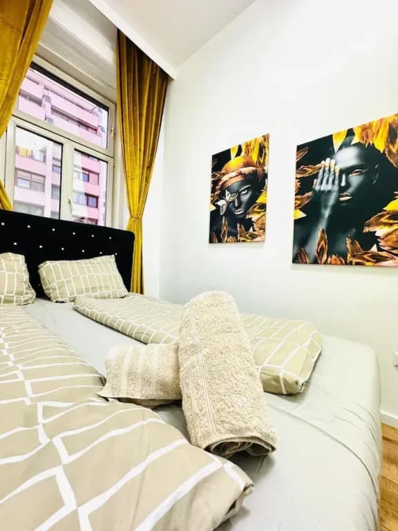 Stylish 9BR Apartment for 18 Guests - photo 13