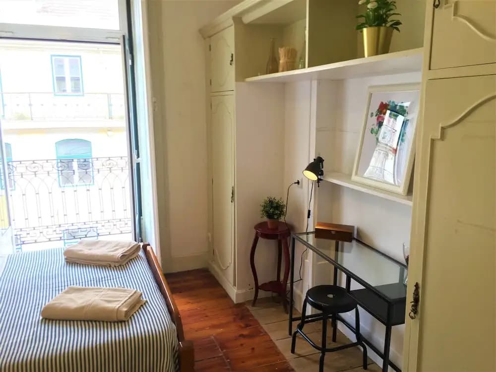 Charming Vintage Auto Check-in Flat in Baixa - photo 10