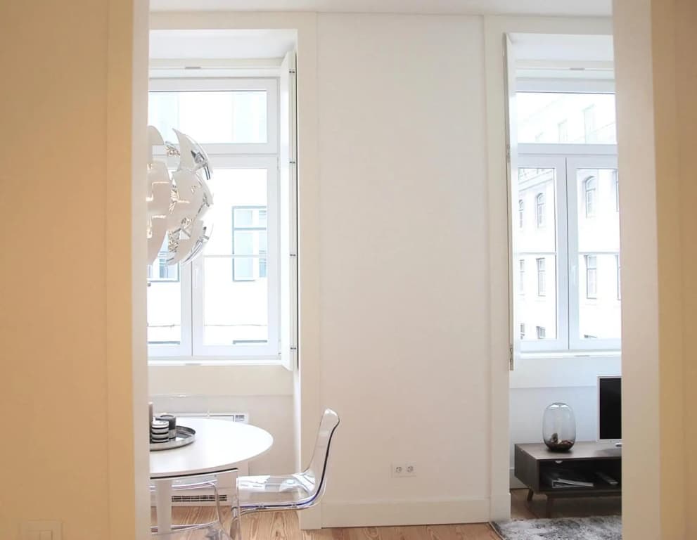 Downtown Sunny Apartment - photo 2