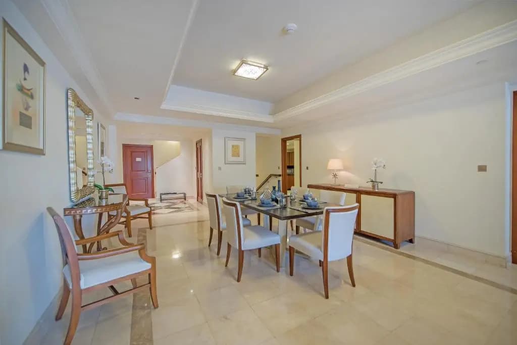 Luxurious 3BR Townhouse with Maid's & Private Pool in Palm Jumeirah - photo 5