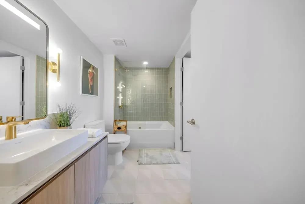 DTW Miami Luxury 1BR with Urban Views - photo 8