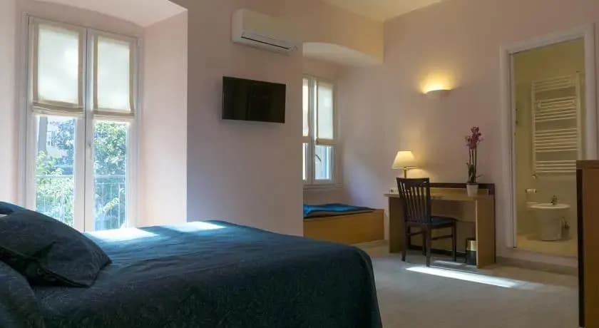 Poppy House - photo 1