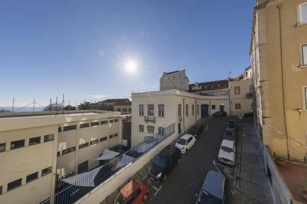 Spacious 4bdr River View - photo 1