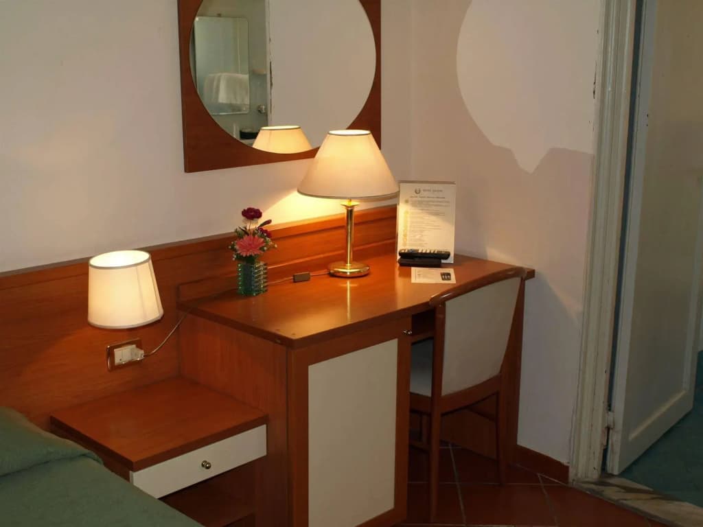 Maxim Axial Hotel - photo 3
