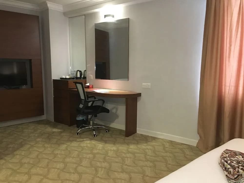 Aliya Hotel Klang - photo 6