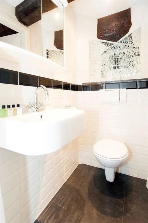 Oak and Marble Residence - photo 10