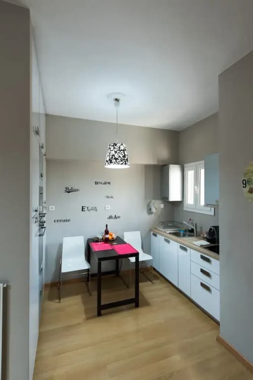 Central 3BD Apt. near Acropolis - photo 16