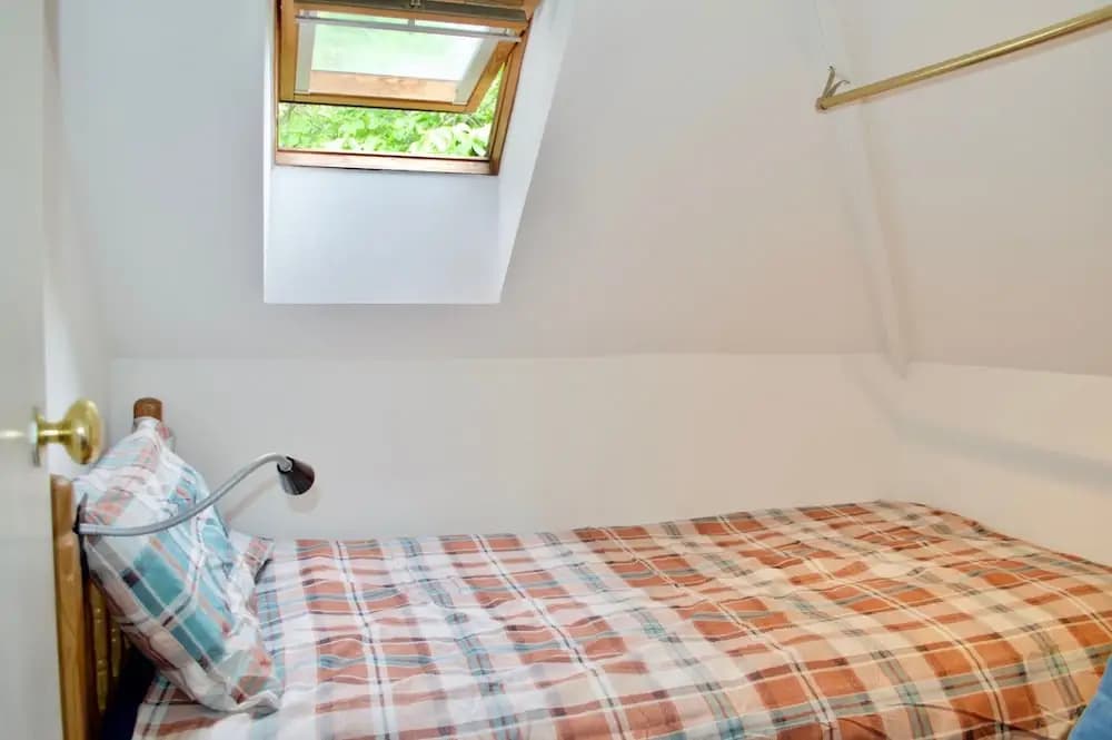 Central 2 Bedroom Flat With Great Views - photo 3