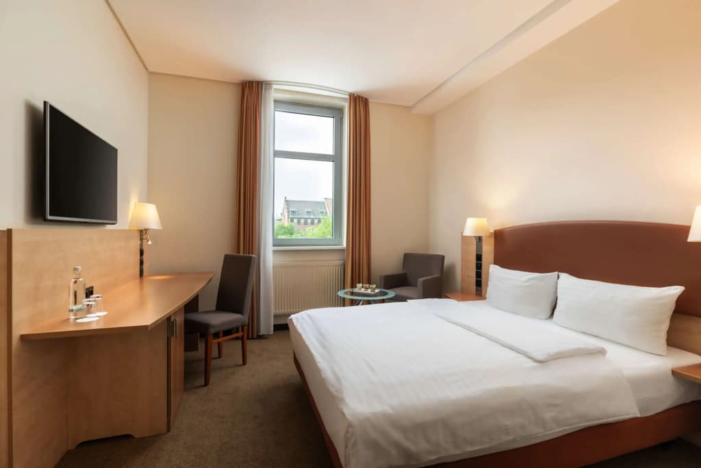 IntercityHotel Berlin Ostbahnhof - photo 3