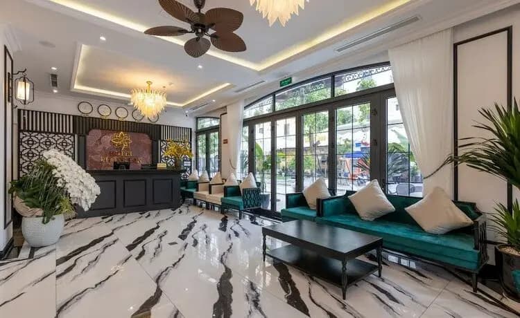 Phong Lan Unique Hotel - photo 2