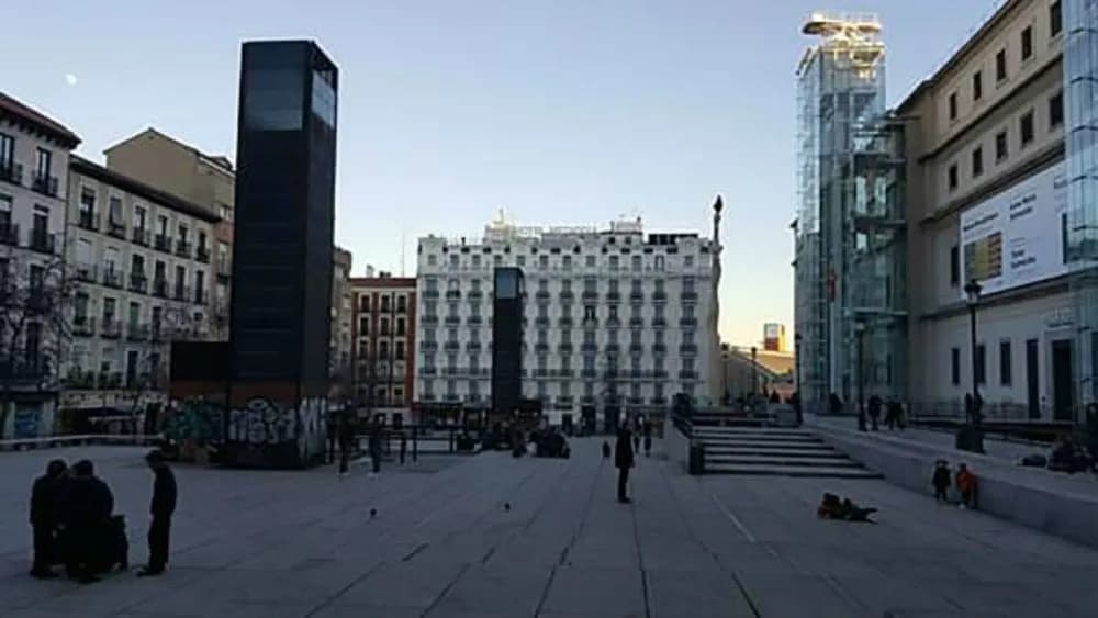 MC YOLO Apartamento Museo Reina Sofia - photo 13