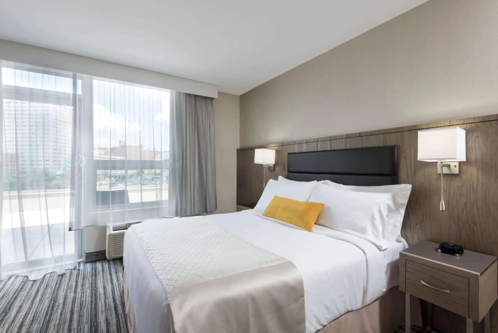 Wyndham Garden Laguardia South - main photo