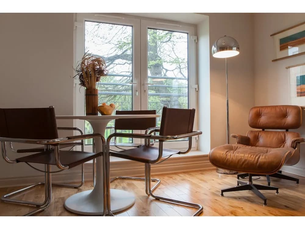 Gorgeous 2 Bed Flat in Historical Edinburgh - photo 6