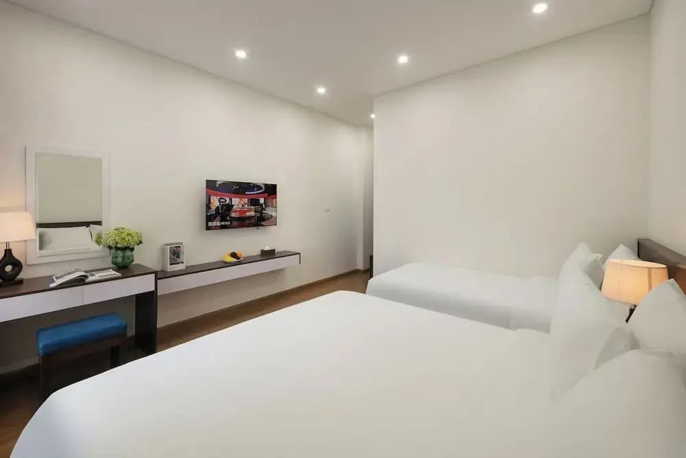 Queen Cafe Hotel - photo 12