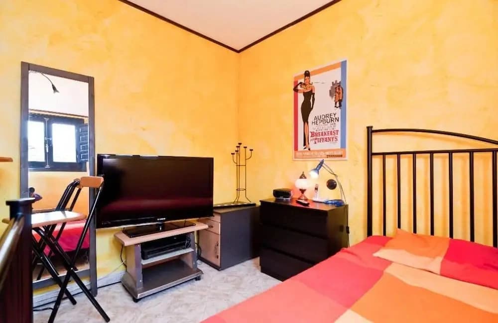 Chic & Sunny Apt. Historic District - Sol - photo 3