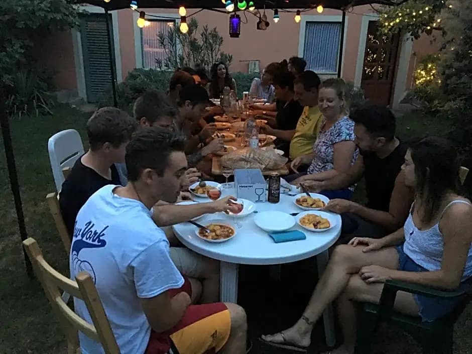 Budapest Garden Hostel - photo 4