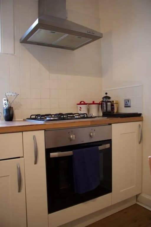 3 Bedroom City Centre Apartment - photo 12